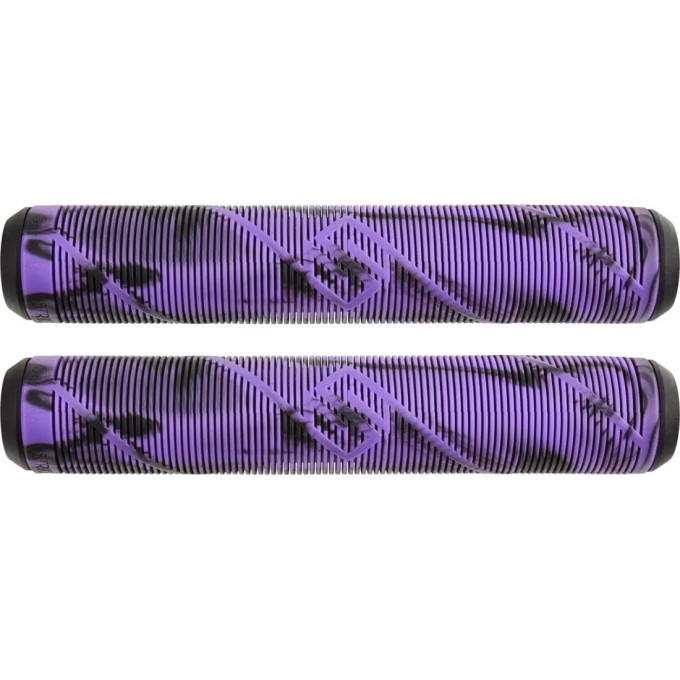 Striker Pro scooter Grips (Black/Purple)