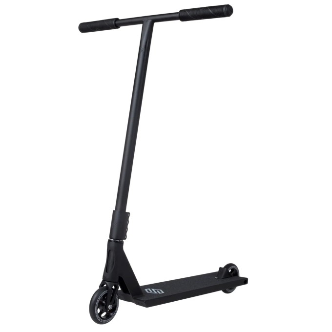 Striker Gravis Pro Scooter (L|Black)